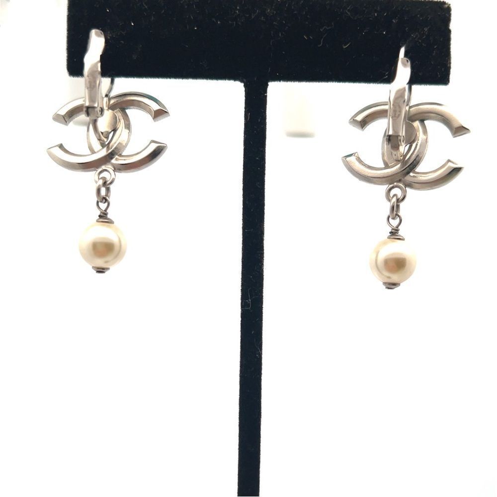 Chanel Chanel CC Faux Pearl & Crystal Silver Tone Drop Earrings - Picture 5 of 6